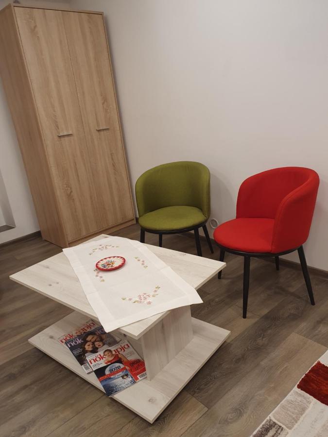 Zsizelle Rezidence Apartamento Braşov Exterior foto